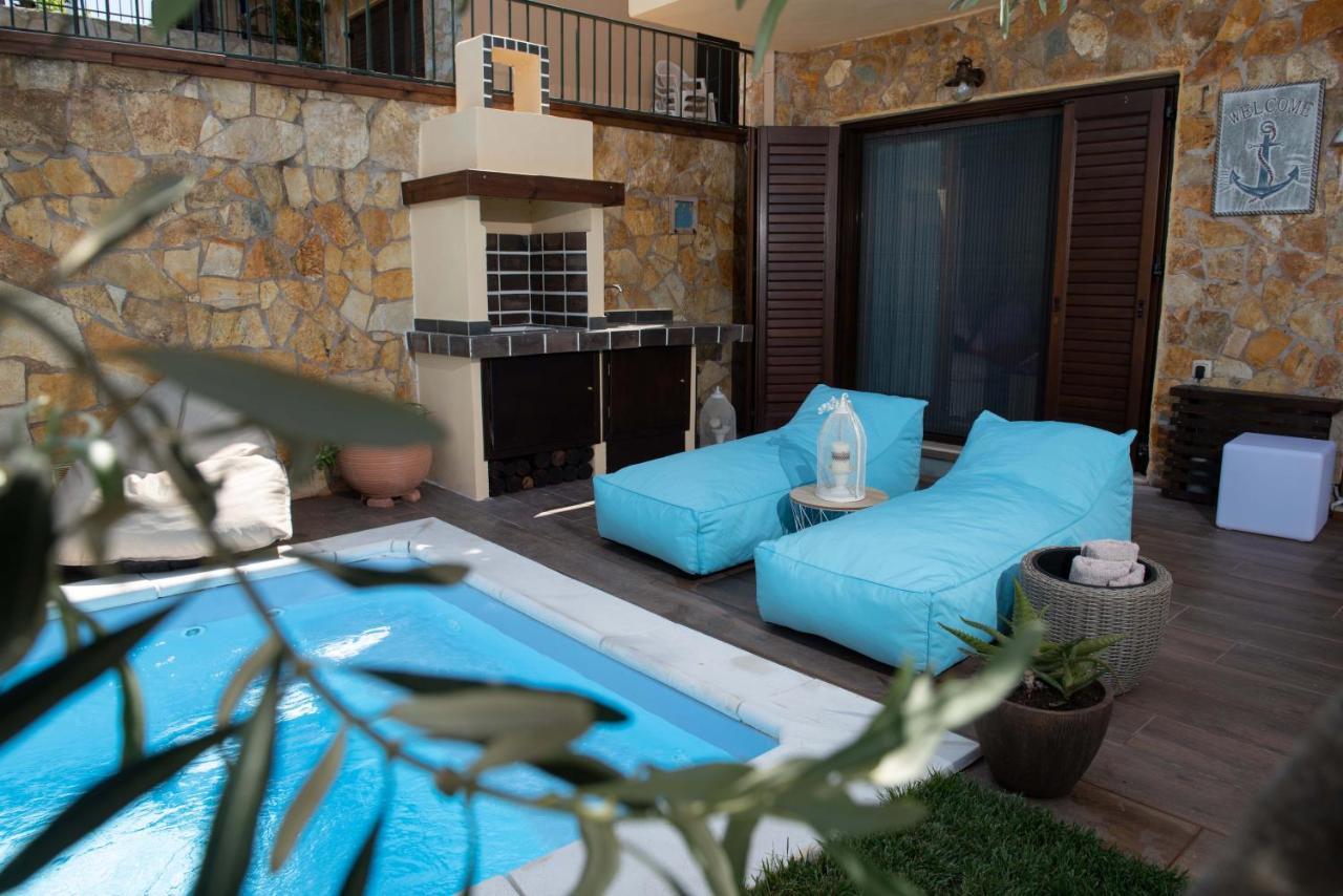 Dandy Villas Nea Roda - Melodic Waves - Private - Pool - Parking - Cellar Exterior foto