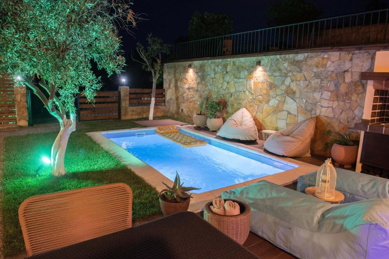 Dandy Villas Nea Roda - Melodic Waves - Private - Pool - Parking - Cellar Exterior foto